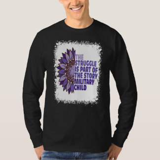 Lila aufgewachsenes militärisches Kind T-Shirt