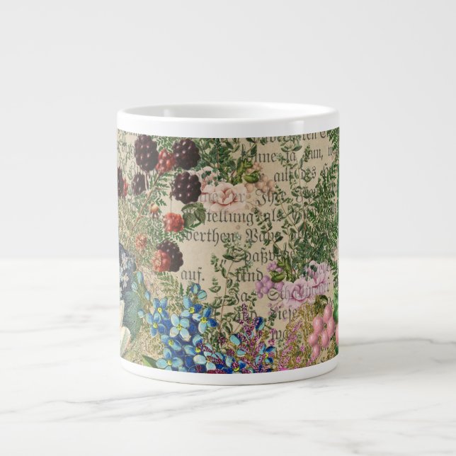 Lila Berries und Rose auf Newsprint Ephemera Jumbo-Tasse (Vorderseite)