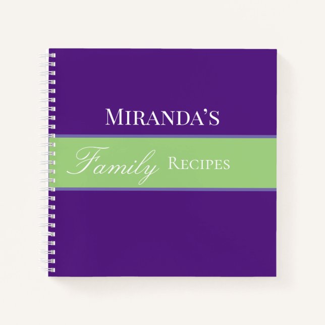 Lila Beschreibung Ihrer Namensfamilie Script Typog Notizbuch (Vorderseite)