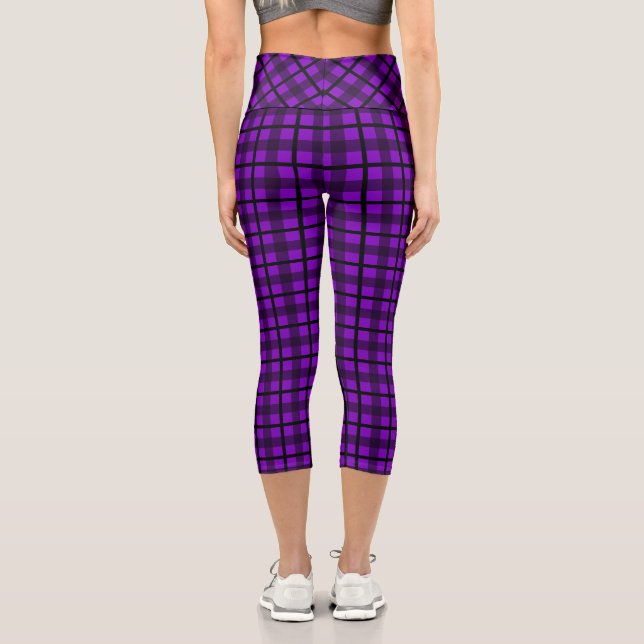 Lila Black Goth Kariertes Muster Capri Leggings (Rückseite)