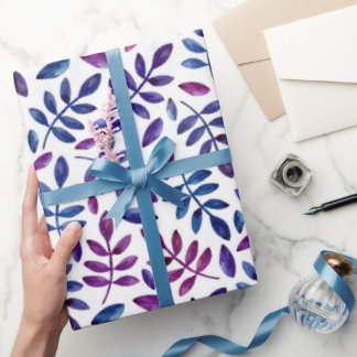 Lila blaue Blätter. Blumenmuster Geschenkpapier