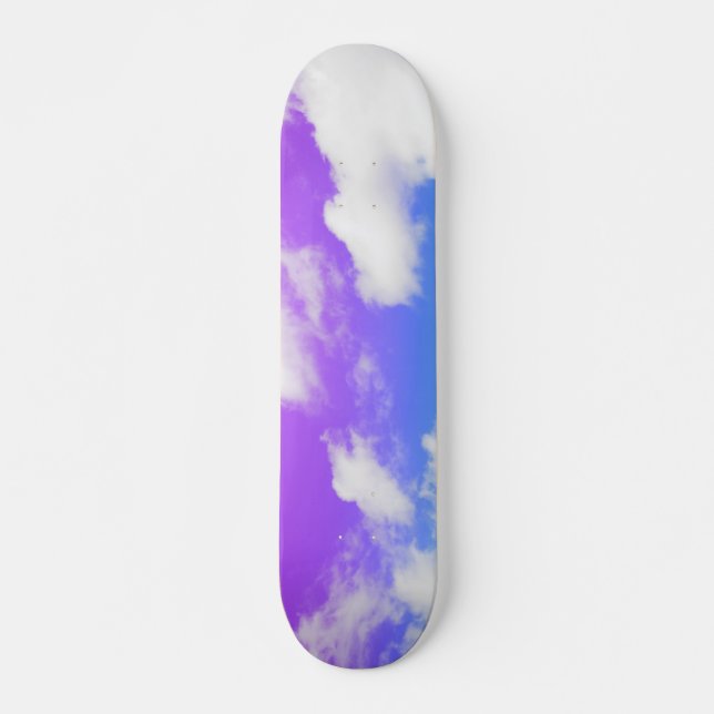 Lila Blue Clouds Sky Skateboard (Vorne)