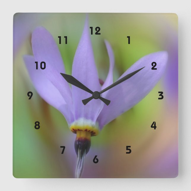 Lila Blume Quadratische Wanduhr (Vorderseite)