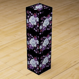 LILA-BLUME, SCHWARZER HINTERGRUND Wein-Geschenkverpackung