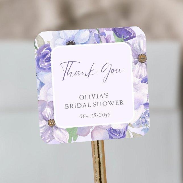 Lila Blume Script Brautparty Vielen Dank Quadratischer Aufkleber (Purple Flower Script Bridal Shower Thank You Square Sticker)