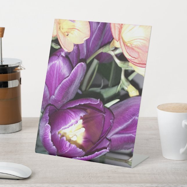 Lila Blume Sockelschild (In SItu)