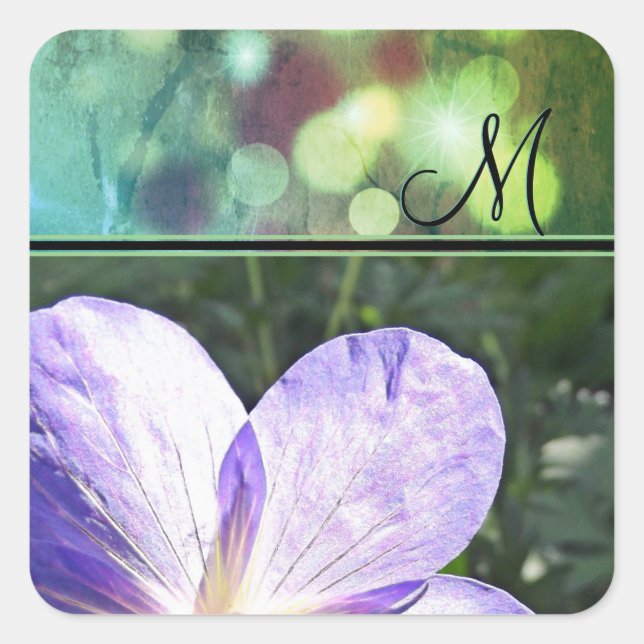 Lila Blume Sunshine (Monogramm) Quadratischer Aufkleber (Vorderseite)