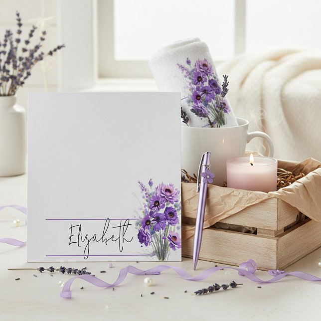 Lila Blumen personalisiert Notizblock (Von Creator hochgeladen)
