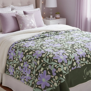 Lila Blumen unter Weinreben Sherpadecke