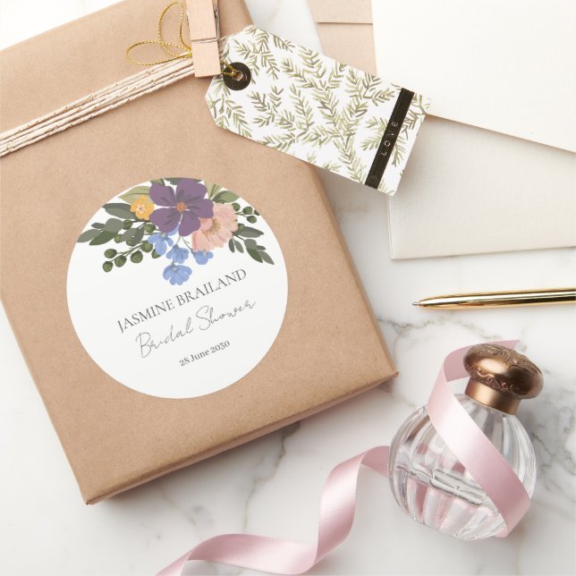 Lila Blumenbeete und Grüne Bouquet Brautparty Runder Aufkleber (Schenken)