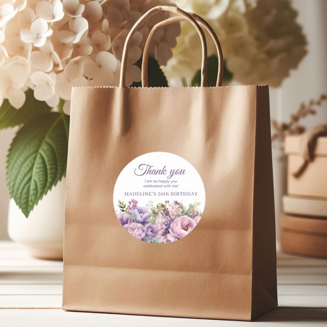 Lila Blumenfrauen zum Geburtstag Danke Runder Aufkleber (Purple floral birthday party thank you sticker)