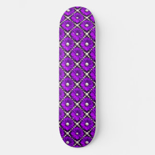Lila Blumenmuster mit Perlen Skateboard