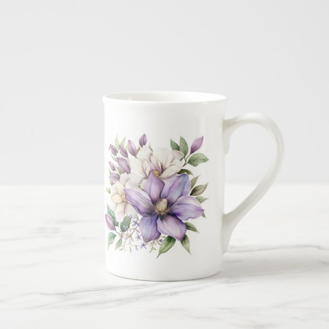 Lila Blumenmuster  Prozellantasse (Rechts)