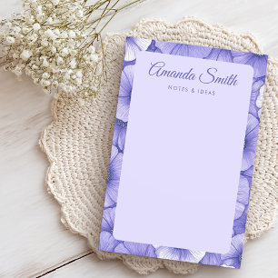 Lila Blumenmuster-Rahmen elegante Schreibschrift N Post-it Klebezettel