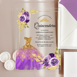 Lila Blumenspärchkleid Gold Quinceanera Acryleinladungen
