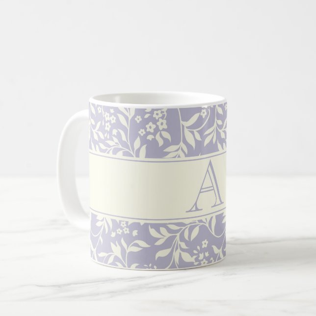 Lila Blüten- und Folientafel-Monogramm-Tasse Kaffeetasse (Vorderseite Links)