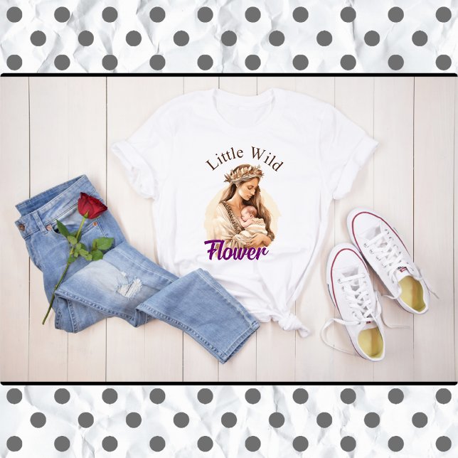 Lila Boho Baby Shower Wilde Blume T-Shirt (Von Creator hochgeladen)