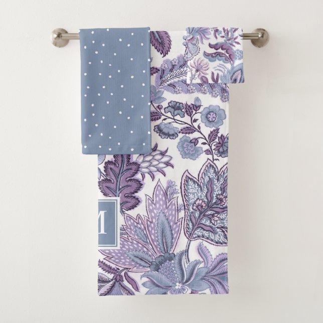 Lila Boho Vintag Floral Monogramm Badhandtuch Set (Insitu)