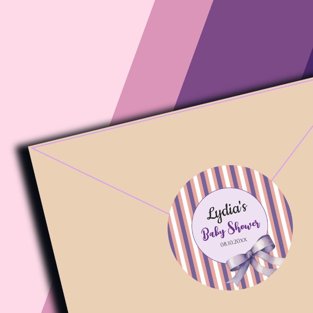 Lila Bow Lines Moderne Babydusche Runder Aufkleber (Von Creator hochgeladen)