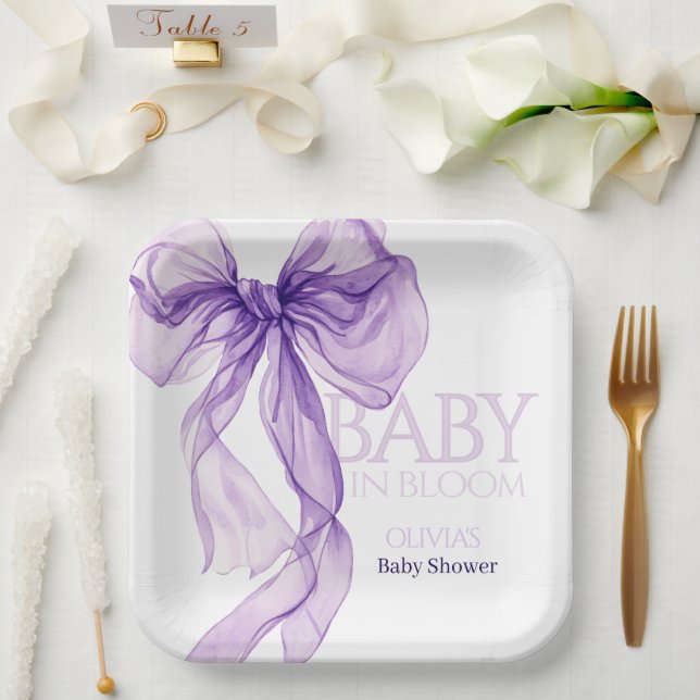 Lila Bow Watercolor Baby in Bloom Baby Dusche Pappteller (Hochzeit)