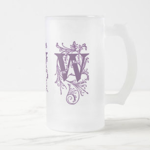 Lila Buchstabe 'W' umrankt von Reben - Tasse