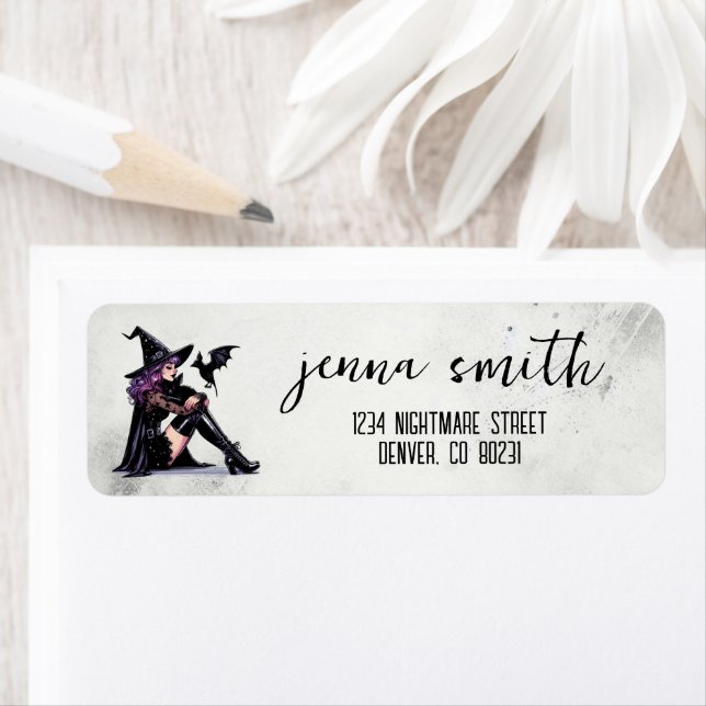 Lila Button auf Hexe (Insitu)