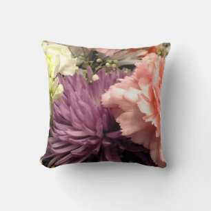 Lila Chrysanthemum Bouquet Throw Kissen