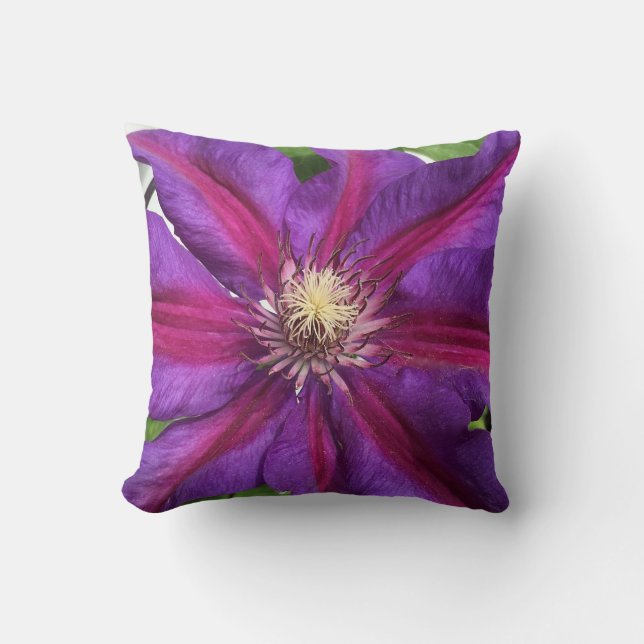 Lila Clematis Blossom Kissen (Vorderseite)