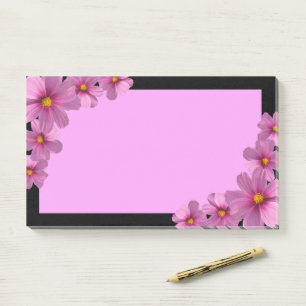 Lila Cosmos-Blume-Design auf schwarzem Hintergrund Post-it Klebezettel