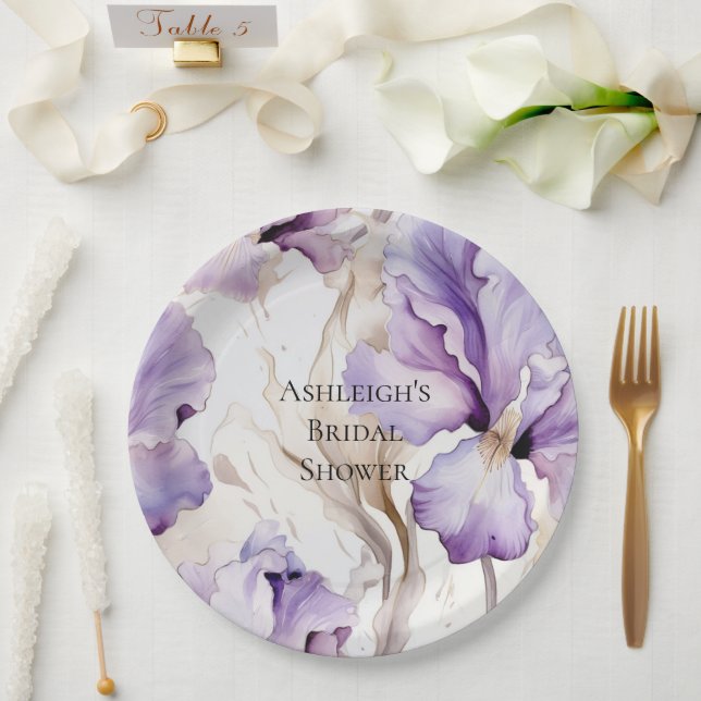 Lila Cream Iris Floral Brautparty Pappteller (Hochzeit)