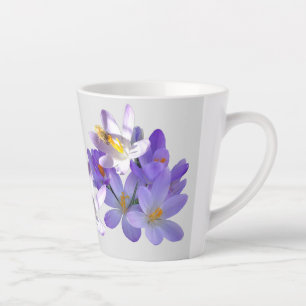 Lila Crocuses mit Bee Light Gray Latte Tasse