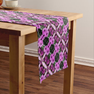 Lila Daisy-Blume Abstraktes Design Kurzer Tischläufer