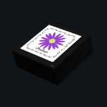 Lila Daisy Wedding Keepake Geschenkbox<br><div class="desc">Nur ein gefälliges,  lila Ding mit anpassbarem Text. Ein großartiger Sake für Blume Mädchen und Brautmädchen Geschenke.</div>