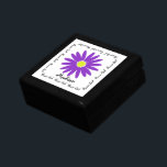 Lila Daisy Wedding Keepake Geschenkbox<br><div class="desc">Nur ein gefälliges,  lila Ding mit anpassbarem Text. Ein großartiger Sake für Blume Mädchen und Brautmädchen Geschenke.</div>
