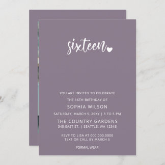 Lila einfaches Script Sweet 16 Geburtstag Foto Einladung
