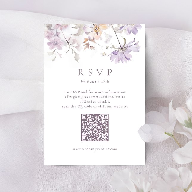 Lila elegante florale Boho-Hochzeit QR-Code RSVP Karte (Purple Elegant Floral Boho Wedding QR Code RSVP Card)