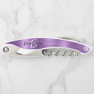 Lila Faux gebürstetes Metall-Monogramm-Schrift Kellnermesser