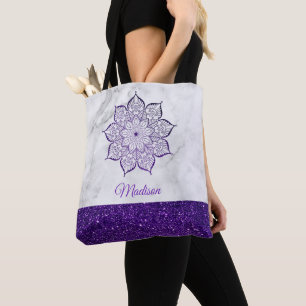 Lila Faux-Glitter-Mandala auf grau-weißem Marmor