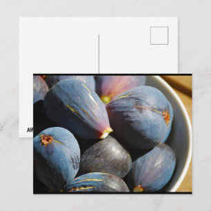 Lila Feigenfrucht in einer Schüssel Postkarte