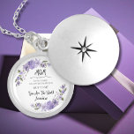 Lila florale Kette mit Liebe Zitat Individuelle Na Medaillon<br><div class="desc">Genießen Sie den Charme unserer silbernen, runden Uhrenkette, ein Stück, das sowohl eine Mode-Aussage als auch ein persönlicher Sake ist. Geschmückt mit lila Blumenakzenten und dem berührenden Zitat: "Für die Welt bist du eine Person, aber für mich bist du die Welt", ist es mit deinem Namen für diese besondere Touch...</div>