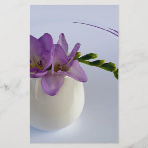 lila Freesia-Knospen Briefpapier