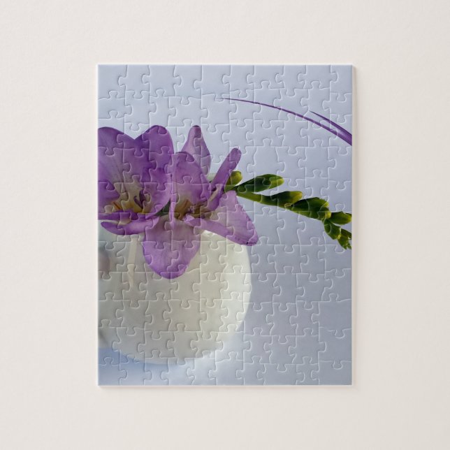 lila Freesia-Knospen Puzzle (Vertikal)