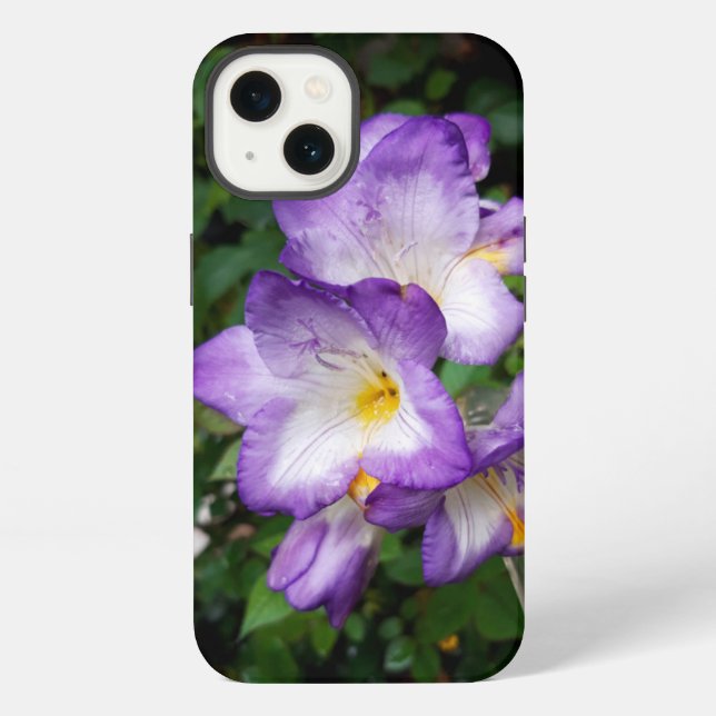 Lila Freesienblüten iPhone Hülle (Rückseite)