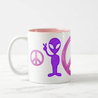 Lila Friedensalien Zweifarbige Tasse
