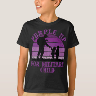 Lila für militärische Kinder Regenbogen Militär Ki T-Shirt