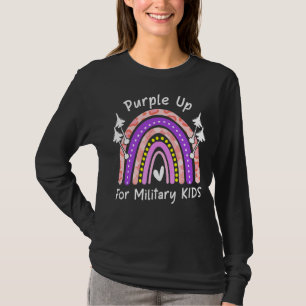 Lila für militärische Kinder unter Regenbogen-Mili T-Shirt