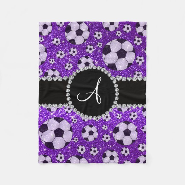 Lila Fußbalbälle des Monogramm-Glitterindigos Fleecedecke (Vorderseite)