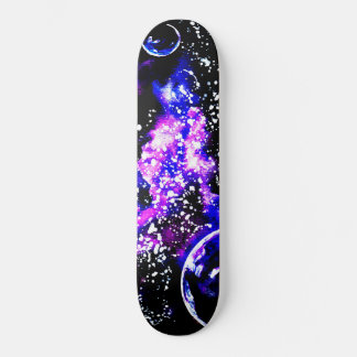 Lila Galaxie und Planeten Skateboard