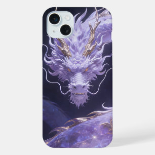 Lila Galaxiedrache   Mystischer Kosmischer Drache  iPhone 15 Plus Hülle