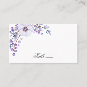 Lila Gartenblumen. Violette Blumenhochzeit Platzkarte